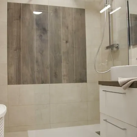 Big & Stylish 2 Flat Apartment Nice